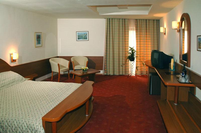 Hotel Irisa Boekarest Kamer foto